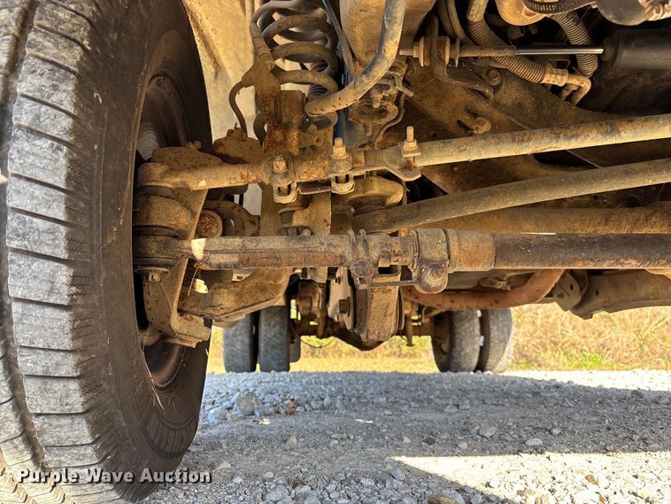 image for item EV3287 2006 Ford F350 Super Duty bucket truck