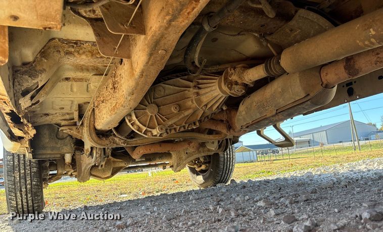 image for item EV3287 2006 Ford F350 Super Duty bucket truck