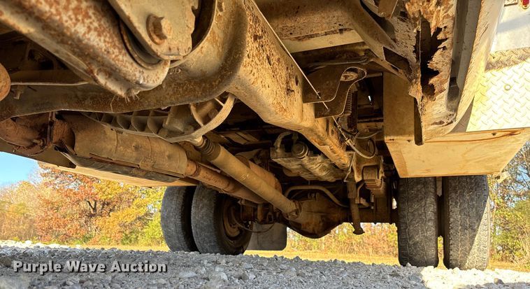 image for item EV3287 2006 Ford F350 Super Duty bucket truck
