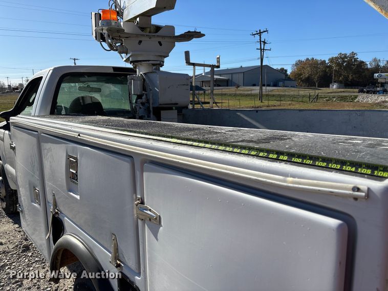image for item EV3287 2006 Ford F350 Super Duty bucket truck