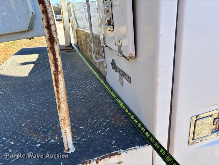 image for item EV3287 2006 Ford F350 Super Duty bucket truck