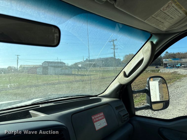 image for item EV3287 2006 Ford F350 Super Duty bucket truck