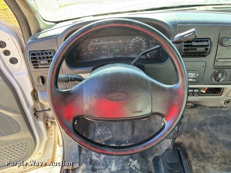 image for item EV3287 2006 Ford F350 Super Duty bucket truck