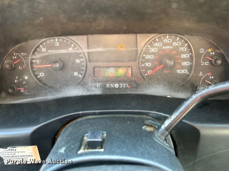 image for item EV3287 2006 Ford F350 Super Duty bucket truck