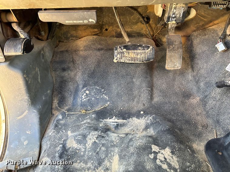 image for item EV3287 2006 Ford F350 Super Duty bucket truck