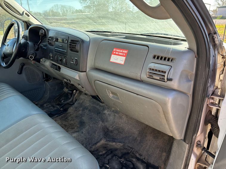 image for item EV3287 2006 Ford F350 Super Duty bucket truck