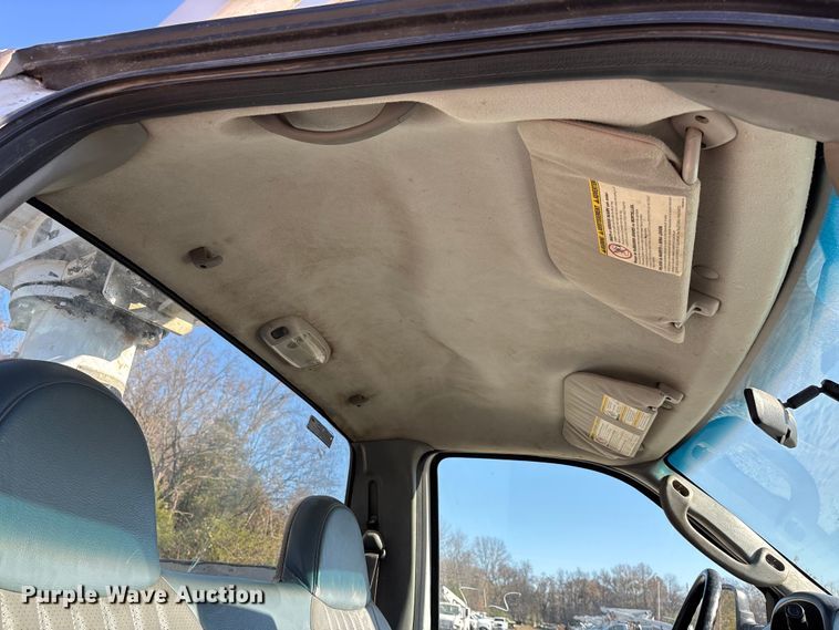 image for item EV3287 2006 Ford F350 Super Duty bucket truck