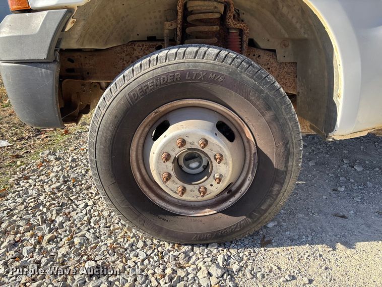 image for item EV3287 2006 Ford F350 Super Duty bucket truck