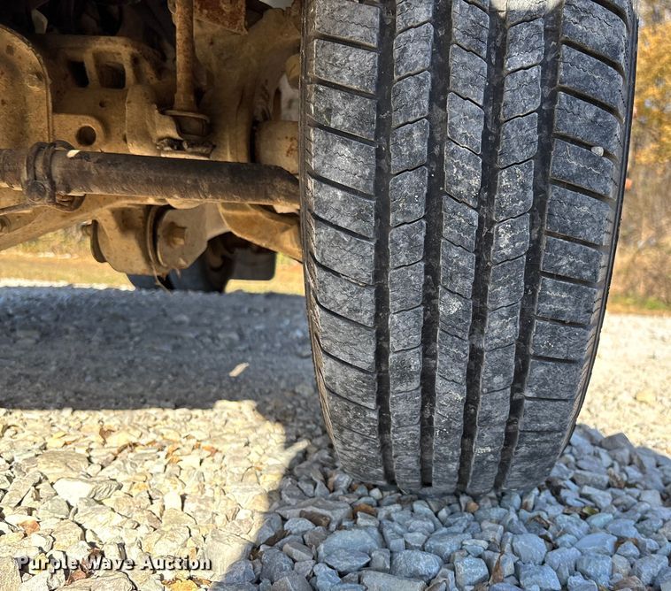 image for item EV3287 2006 Ford F350 Super Duty bucket truck