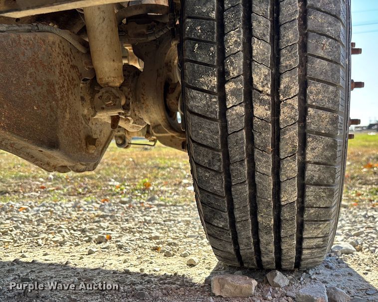 image for item EV3287 2006 Ford F350 Super Duty bucket truck