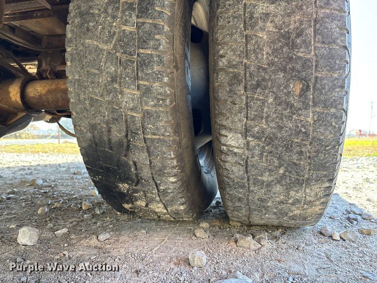 image for item EV3287 2006 Ford F350 Super Duty bucket truck