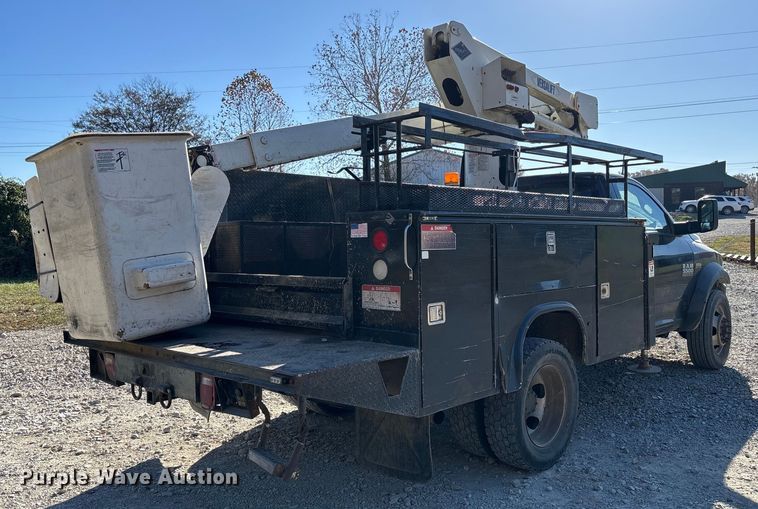 image for item EV3288 2016 RAM 5500 bucket truck