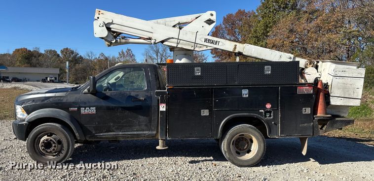 image for item EV3288 2016 RAM 5500 bucket truck
