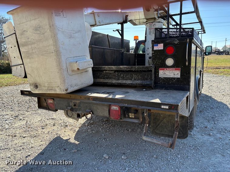 image for item EV3288 2016 RAM 5500 bucket truck