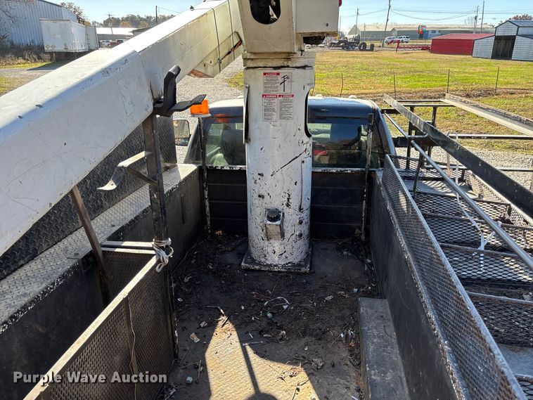 image for item EV3288 2016 RAM 5500 bucket truck