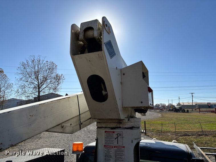 image for item EV3288 2016 RAM 5500 bucket truck