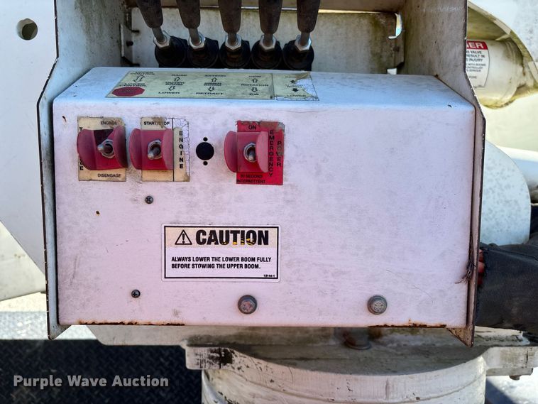 image for item EV3288 2016 RAM 5500 bucket truck