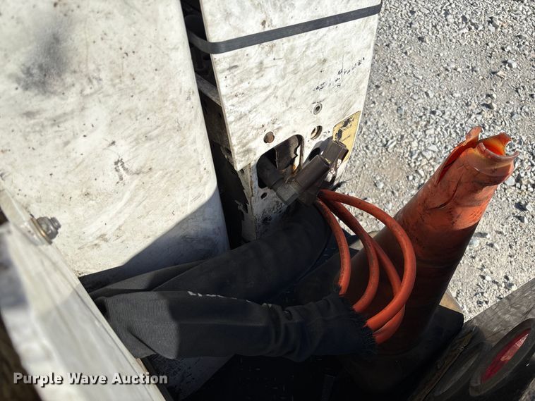 image for item EV3288 2016 RAM 5500 bucket truck