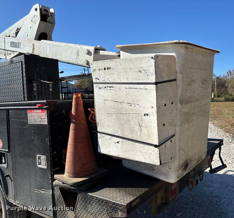 image for item EV3288 2016 RAM 5500 bucket truck