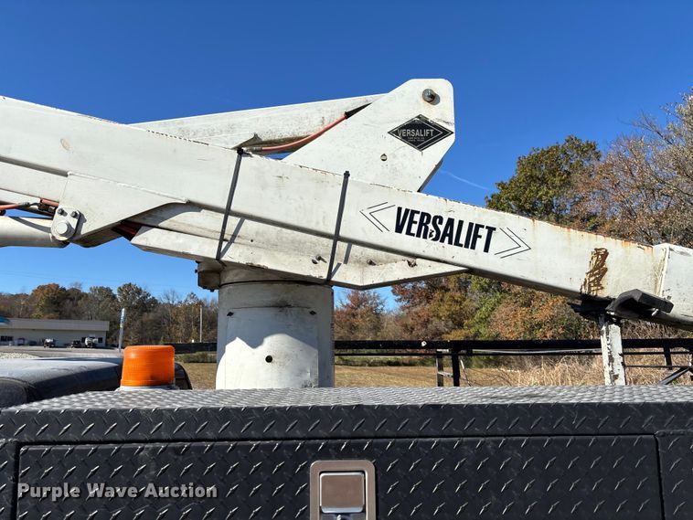 image for item EV3288 2016 RAM 5500 bucket truck