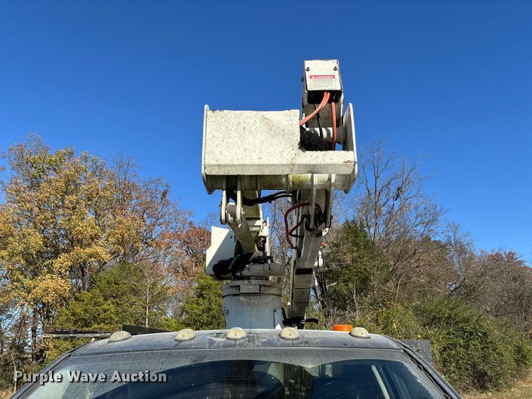 image for item EV3288 2016 RAM 5500 bucket truck