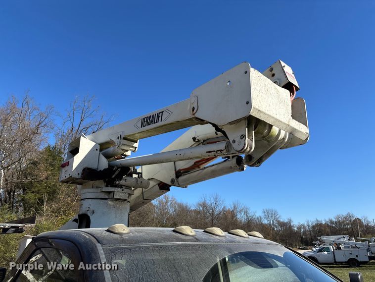 image for item EV3288 2016 RAM 5500 bucket truck
