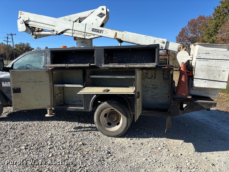 image for item EV3288 2016 RAM 5500 bucket truck