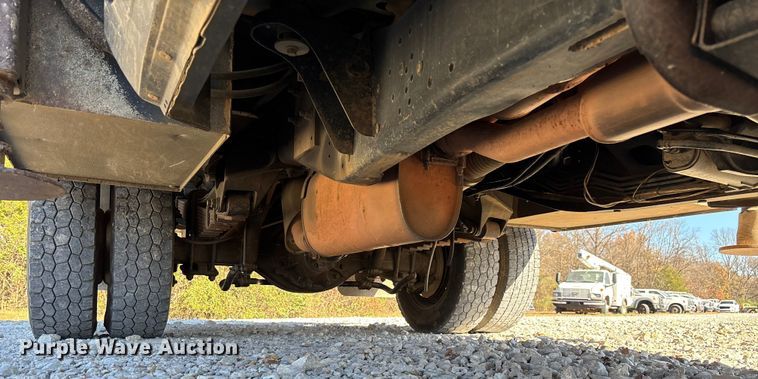 image for item EV3288 2016 RAM 5500 bucket truck