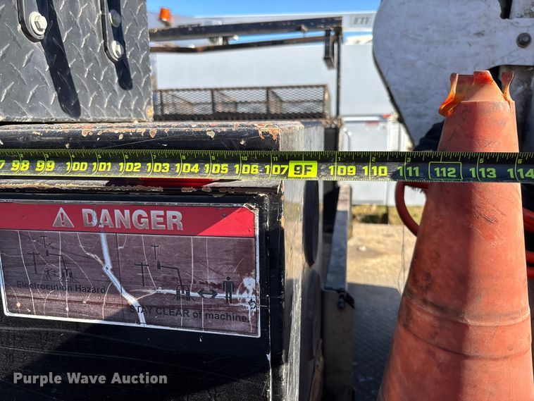 image for item EV3288 2016 RAM 5500 bucket truck