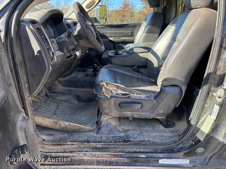 image for item EV3288 2016 RAM 5500 bucket truck