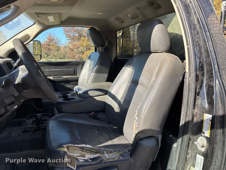 image for item EV3288 2016 RAM 5500 bucket truck