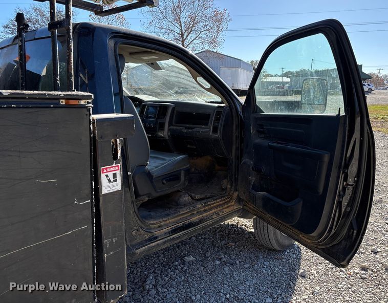 image for item EV3288 2016 RAM 5500 bucket truck