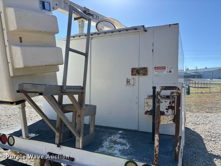 image for item EV3289 2008 Ford F450 Super Duty bucket truck