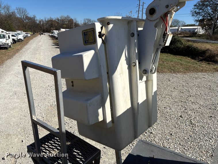 image for item EV3289 2008 Ford F450 Super Duty bucket truck