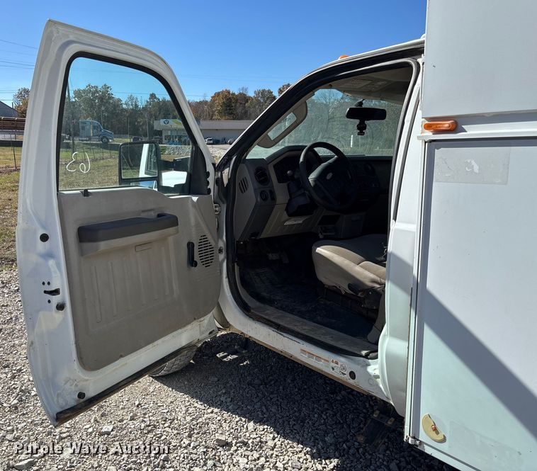 image for item EV3289 2008 Ford F450 Super Duty bucket truck