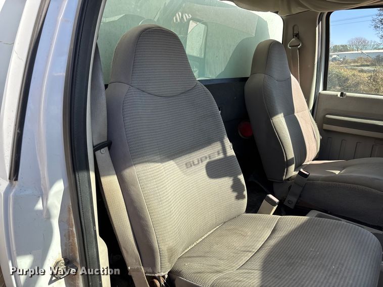 image for item EV3289 2008 Ford F450 Super Duty bucket truck