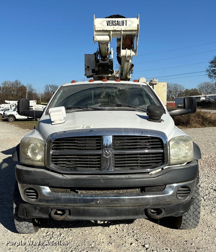 image for item EV3290 2009 Dodge Ram 5500 bucket truck