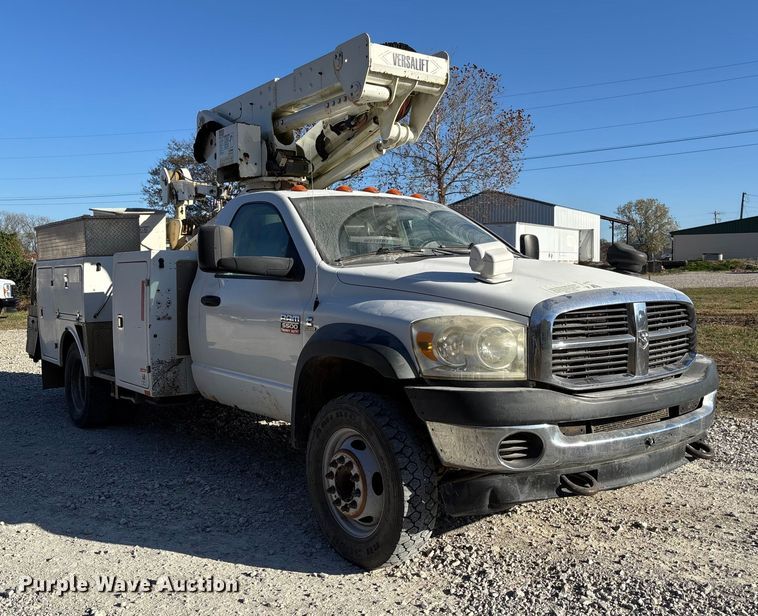 image for item EV3290 2009 Dodge Ram 5500 bucket truck