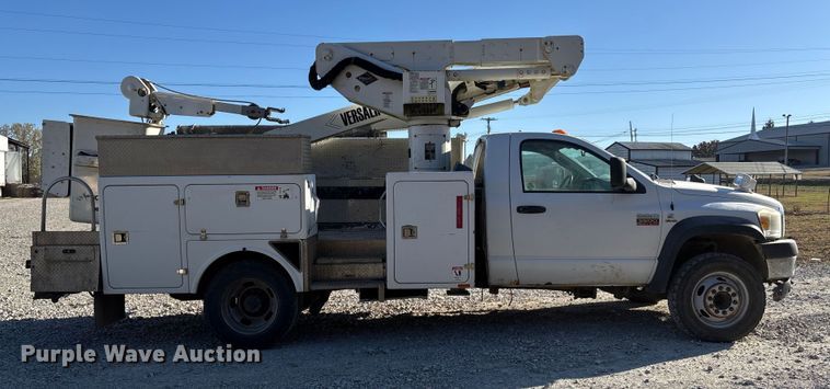 image for item EV3290 2009 Dodge Ram 5500 bucket truck