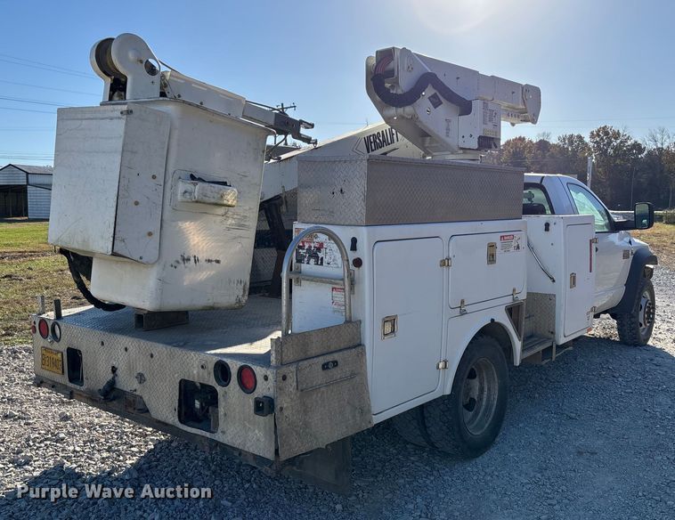 image for item EV3290 2009 Dodge Ram 5500 bucket truck