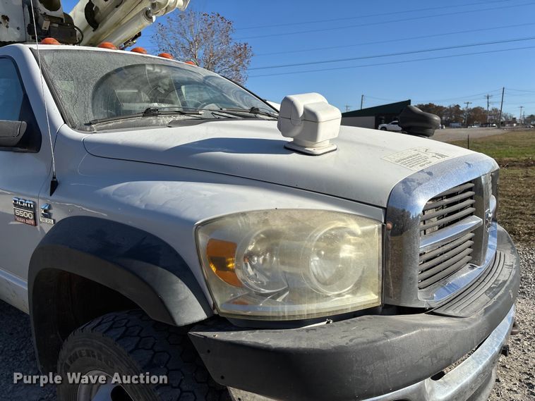 image for item EV3290 2009 Dodge Ram 5500 bucket truck