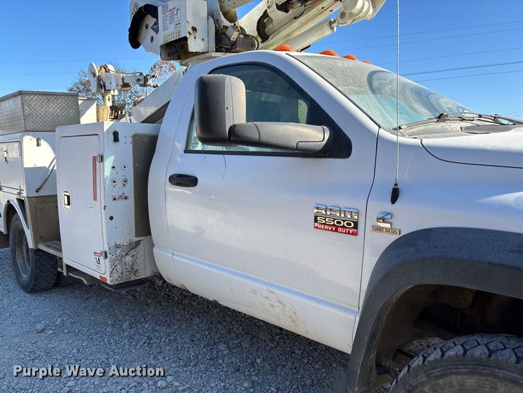 image for item EV3290 2009 Dodge Ram 5500 bucket truck