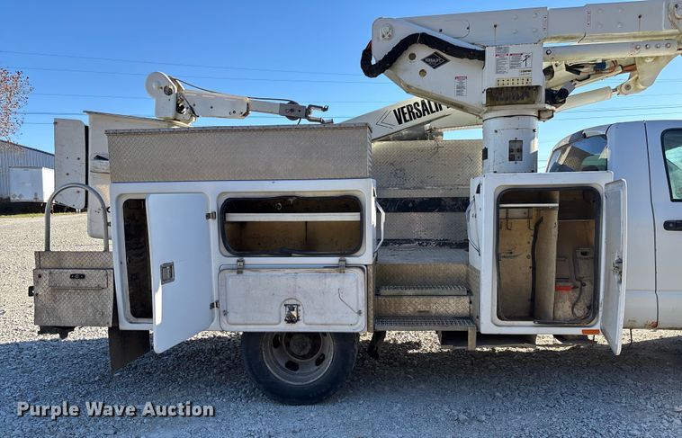 image for item EV3290 2009 Dodge Ram 5500 bucket truck