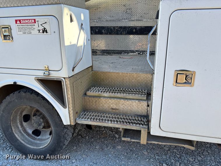 image for item EV3290 2009 Dodge Ram 5500 bucket truck