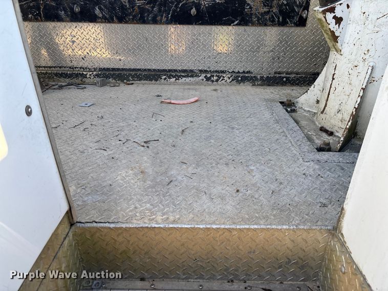 image for item EV3290 2009 Dodge Ram 5500 bucket truck