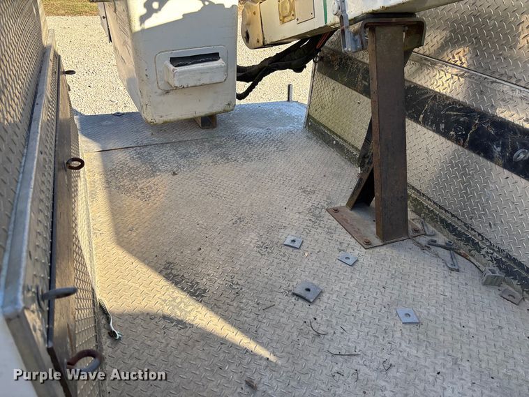 image for item EV3290 2009 Dodge Ram 5500 bucket truck