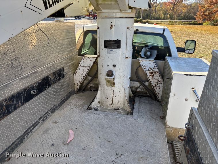 image for item EV3290 2009 Dodge Ram 5500 bucket truck