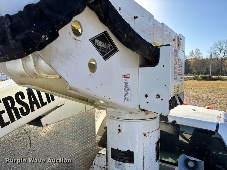 image for item EV3290 2009 Dodge Ram 5500 bucket truck