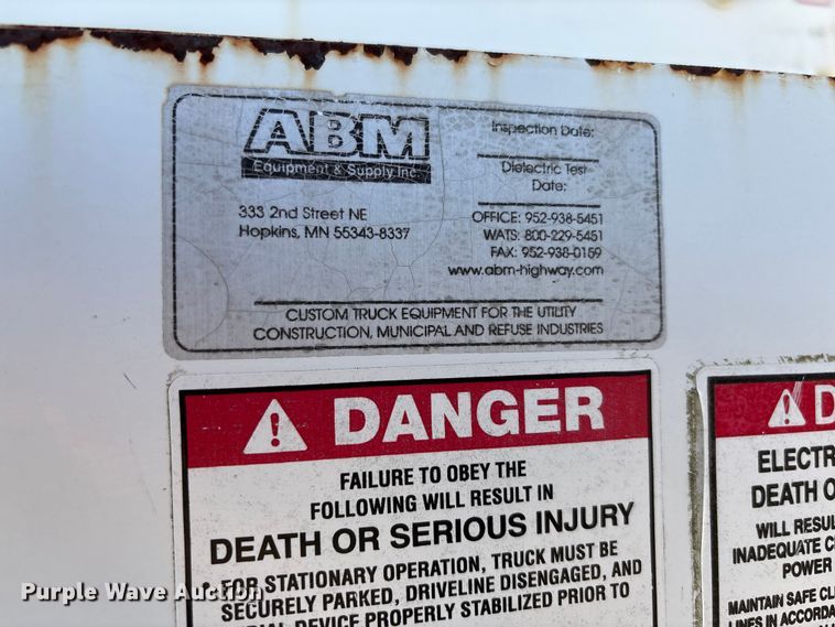 image for item EV3290 2009 Dodge Ram 5500 bucket truck