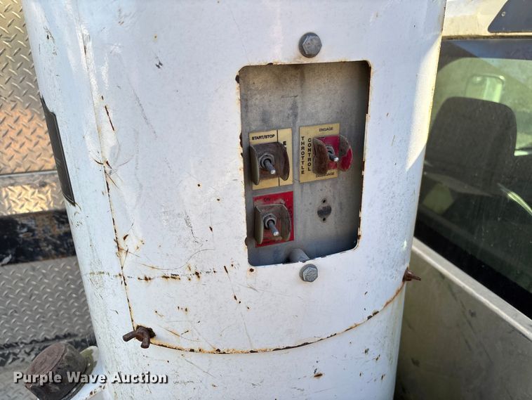 image for item EV3290 2009 Dodge Ram 5500 bucket truck